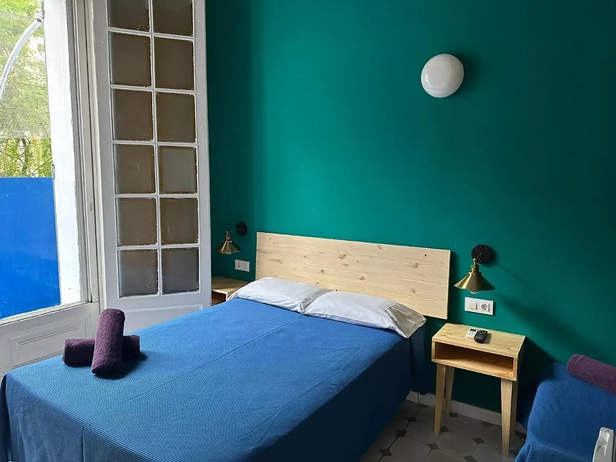 ** Гостевой дом Hostel Friends Барселона Испания